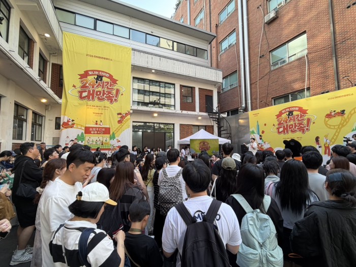 에디터 사진